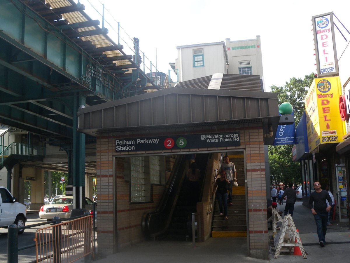 Pelham, NY - Pelham Parkway (White Plains Road Line) - Wikipedia